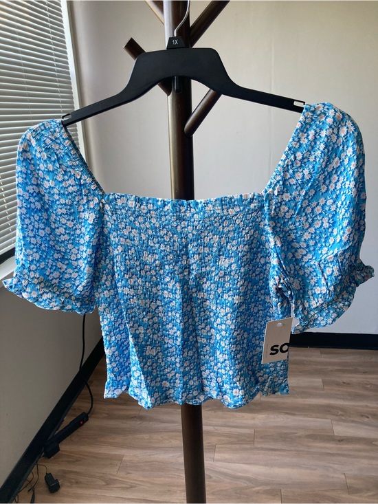 SO Tops - So top blue floral print puff sleeve smocked crop top boho casual L jr